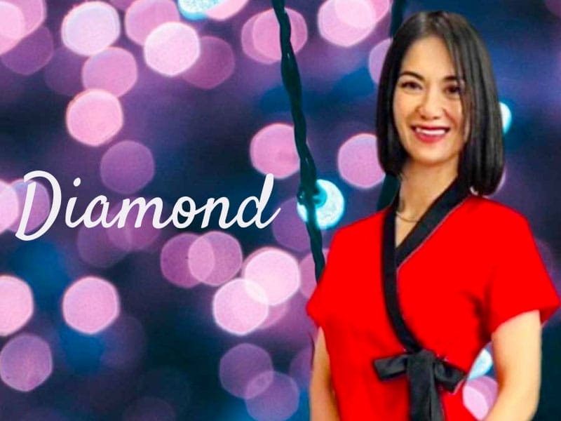 Diamond, Massaggiatrice thailandese a Milano. Massaggiatrice esperta in tecniche sportive e olistiche. Diamond è la scelta ideale per sportivi e chi cerca un approccio energico. Opera presso il centro massaggi Energy Thai in viale Umbria 52 a Milano.